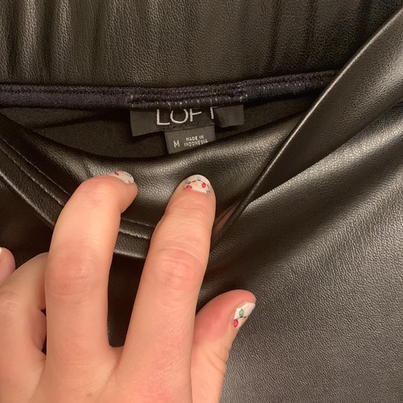 Pair of Loft pleather leather pants - Picture 5 of 6